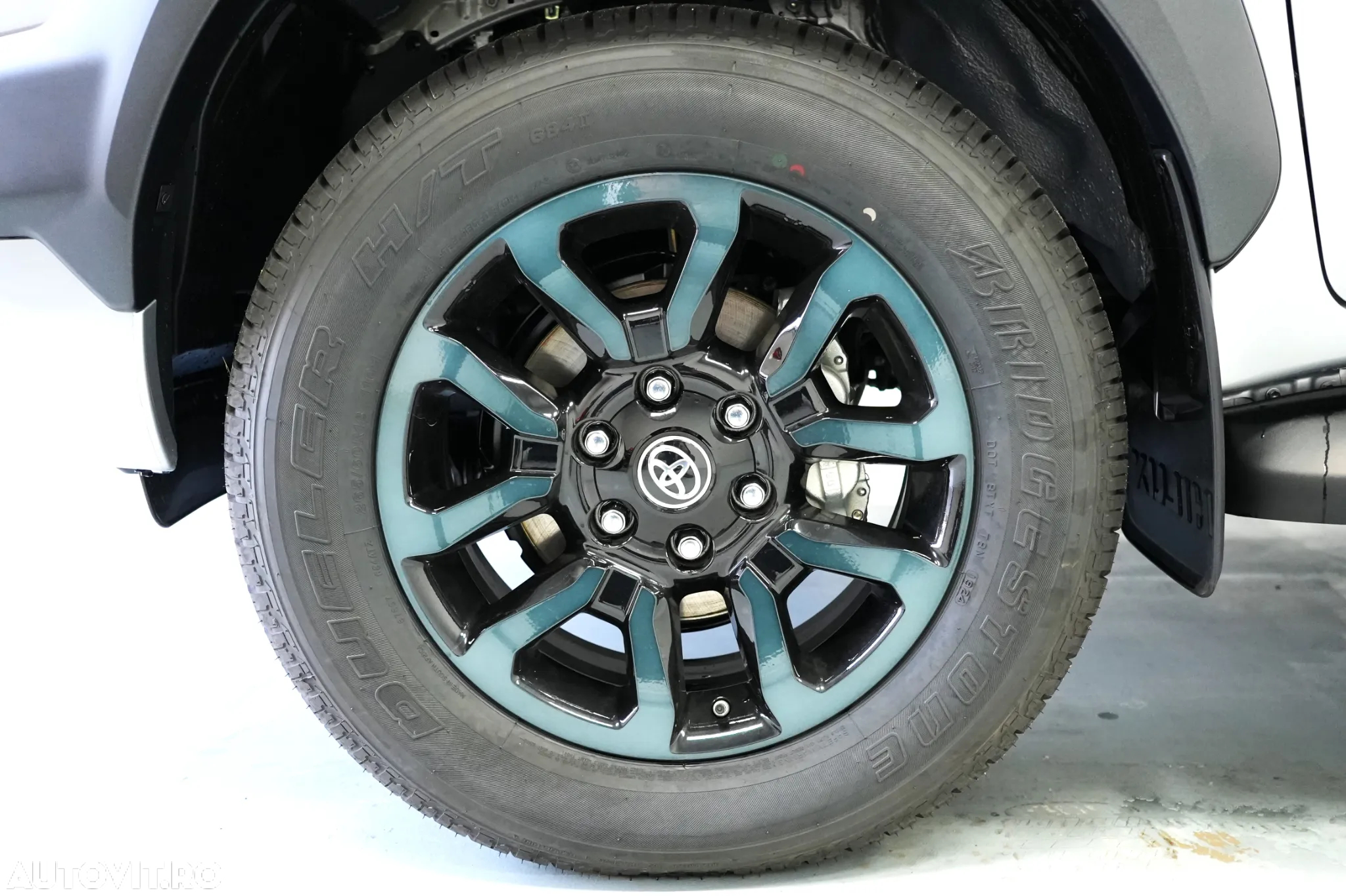 Toyota Hilux 2.8D 204CP 4x4 Double Cab AT MHEV Invincible - 12