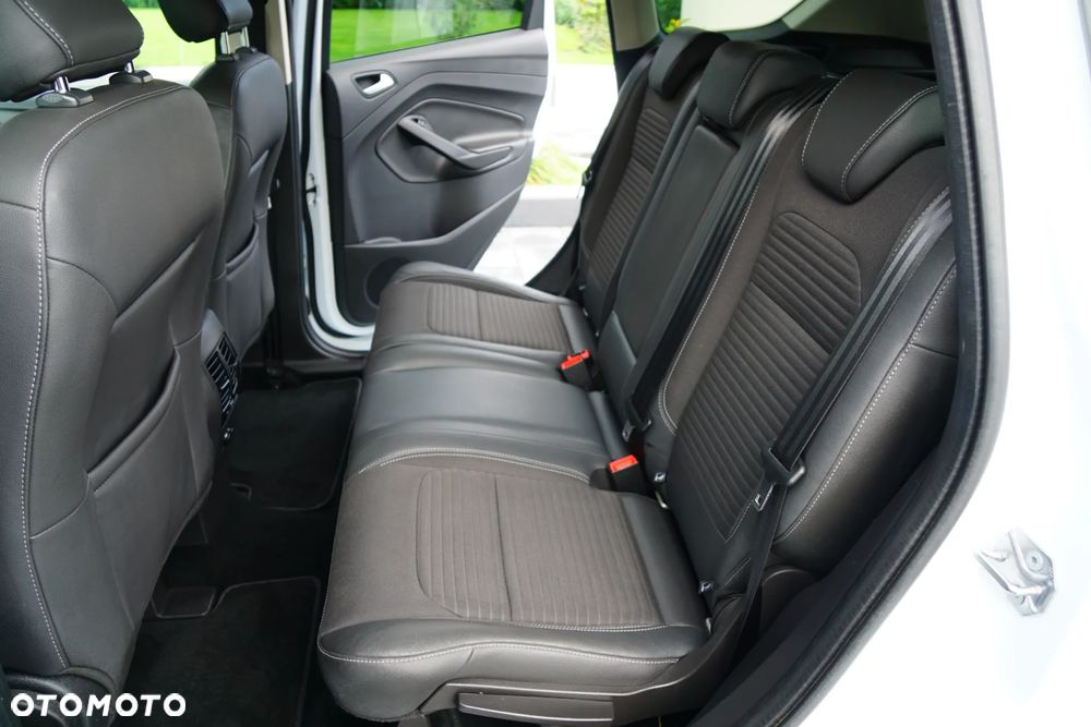 Ford Kuga 1.5 EcoBoost 2x4 Titanium - 29