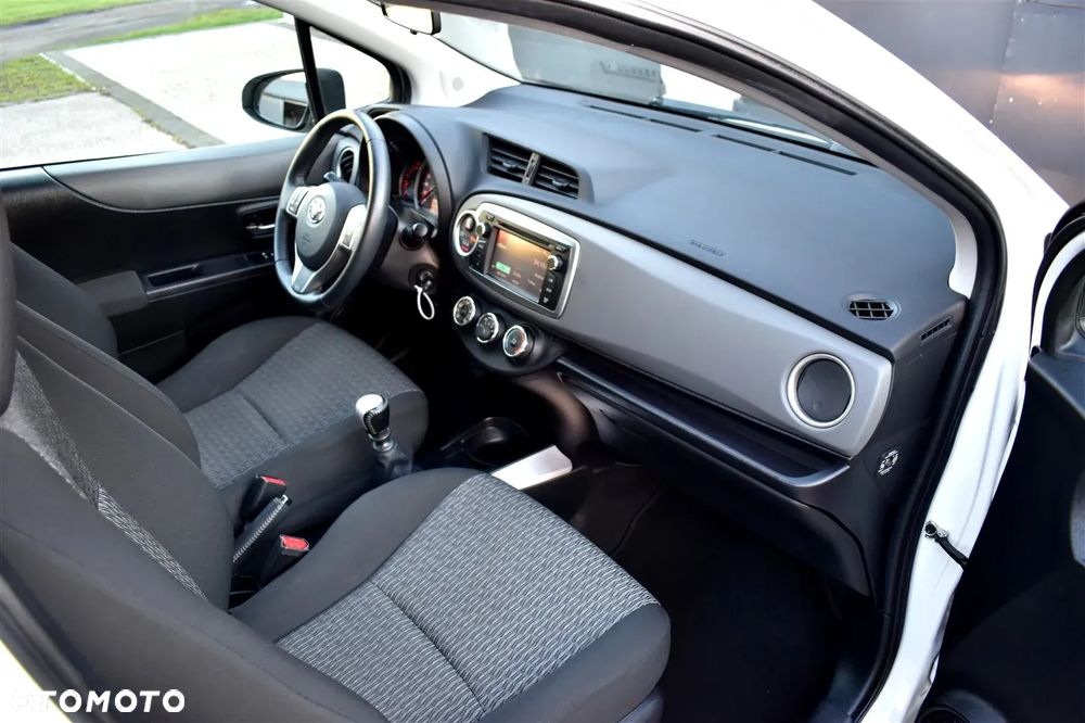 Toyota Yaris 1.33 Business Edition - 24