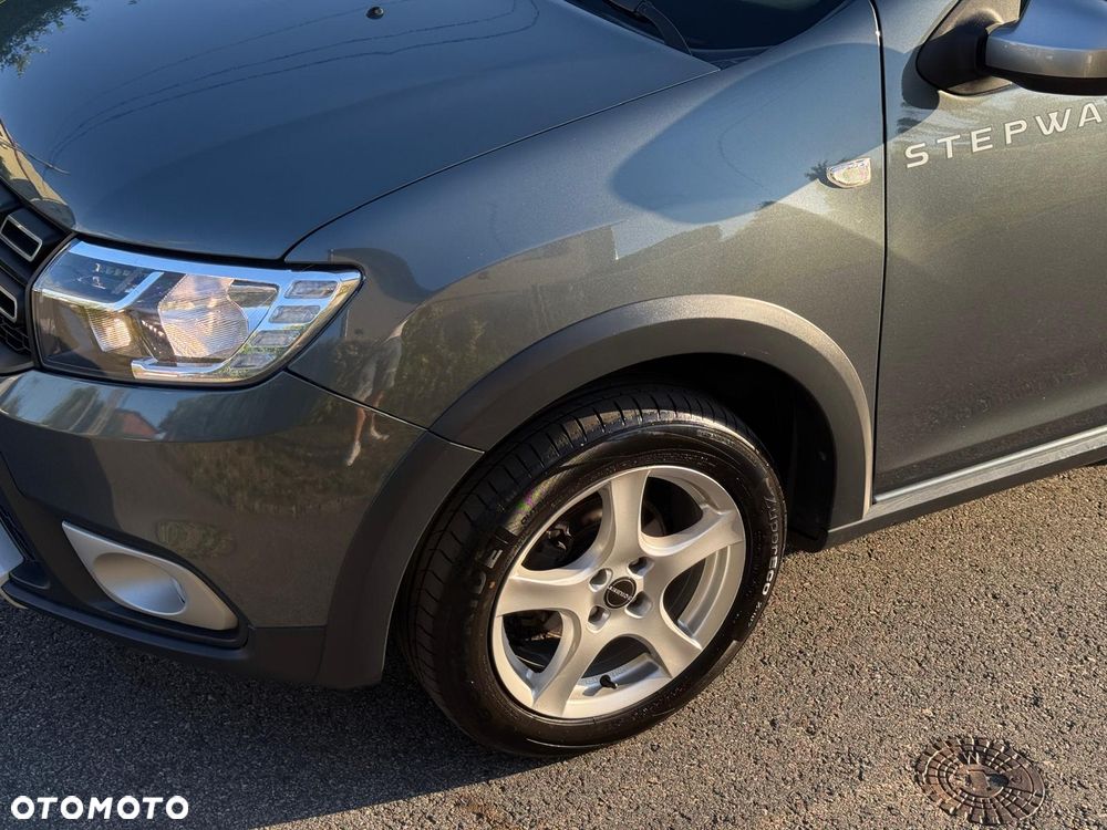 Dacia Logan TCe 90 S&S Stepway Celebration - 6