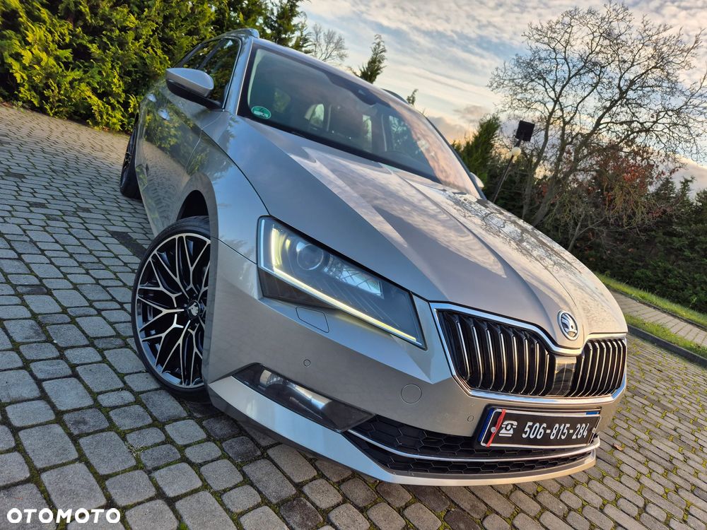 Skoda Superb 2.0 TDI Premium Edition - 1