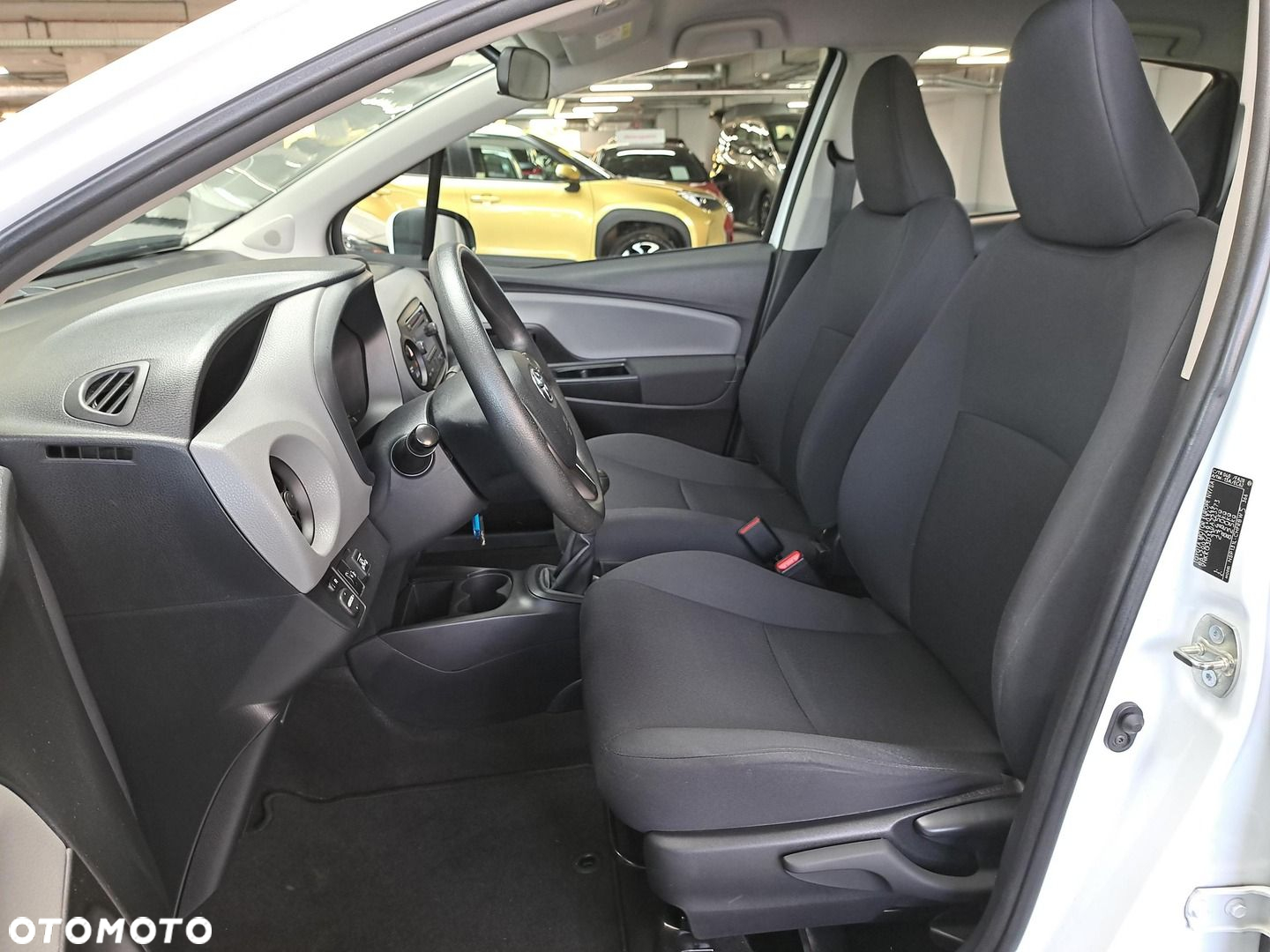 Toyota Yaris - 10