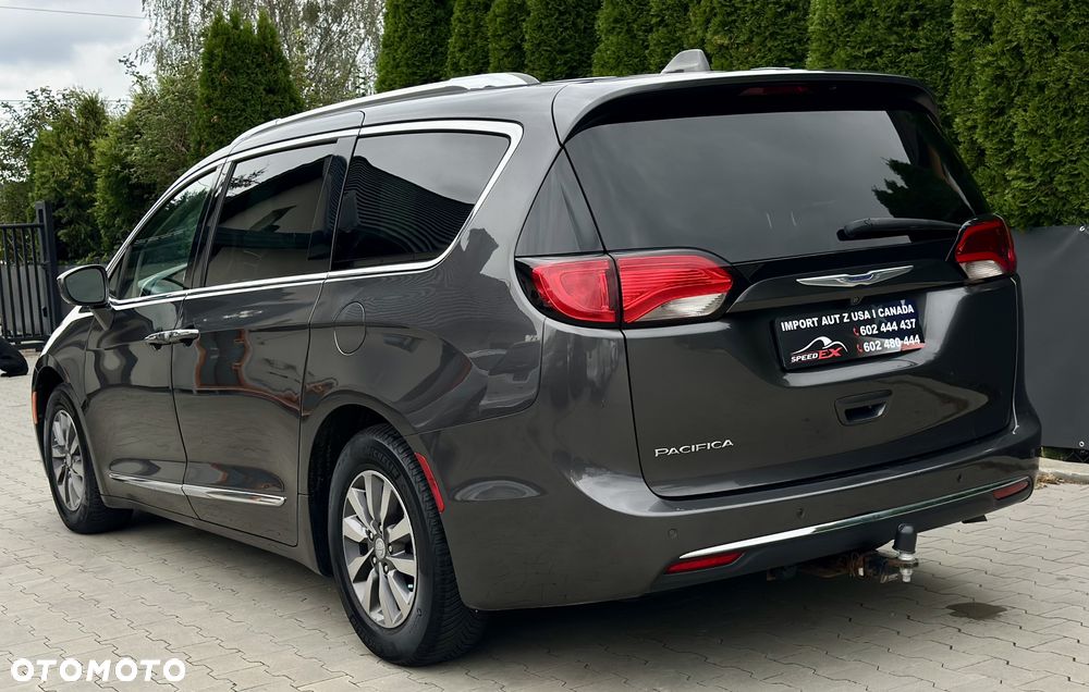 Chrysler Pacifica - 9