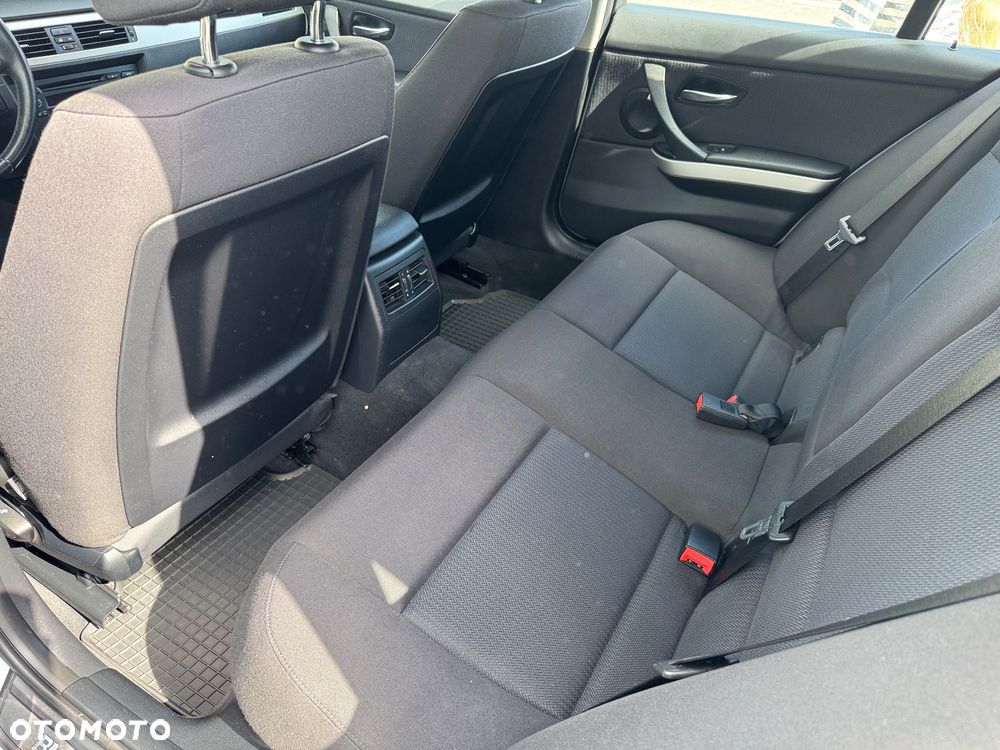 BMW Seria 3 318d DPF Edition Lifestyle - 21