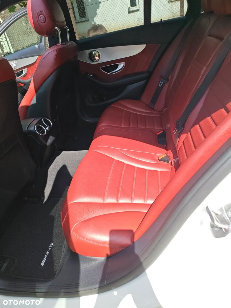 Mercedes-Benz Klasa C AMG 43 4-Matic - 21