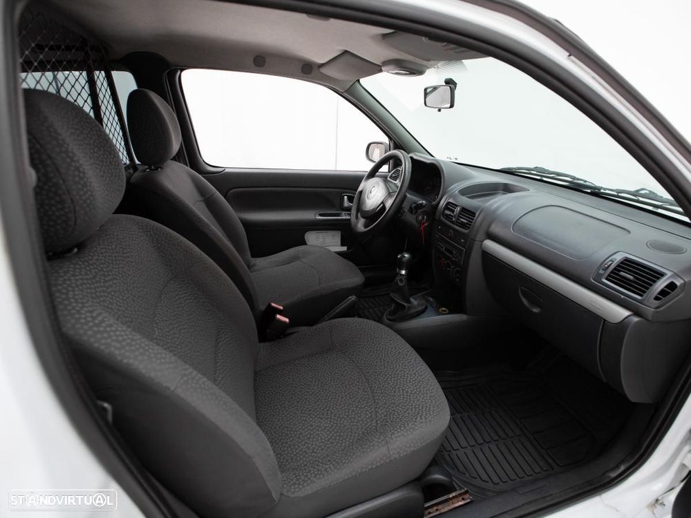 Renault Clio Van - 9
