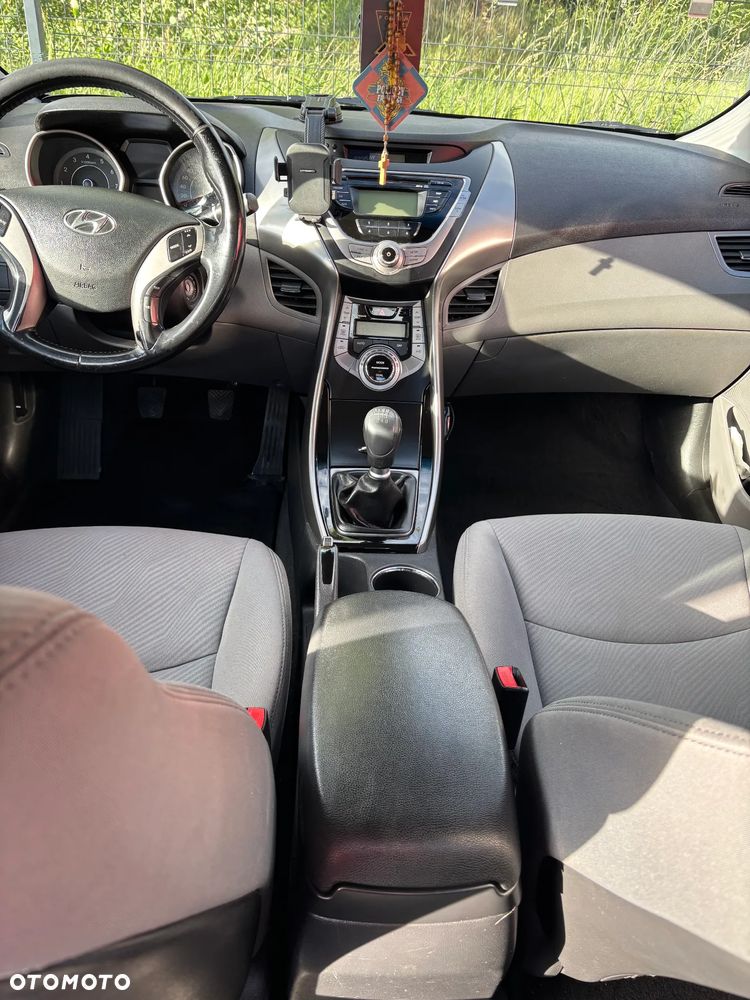 Hyundai Elantra 1.6 Classic + - 3