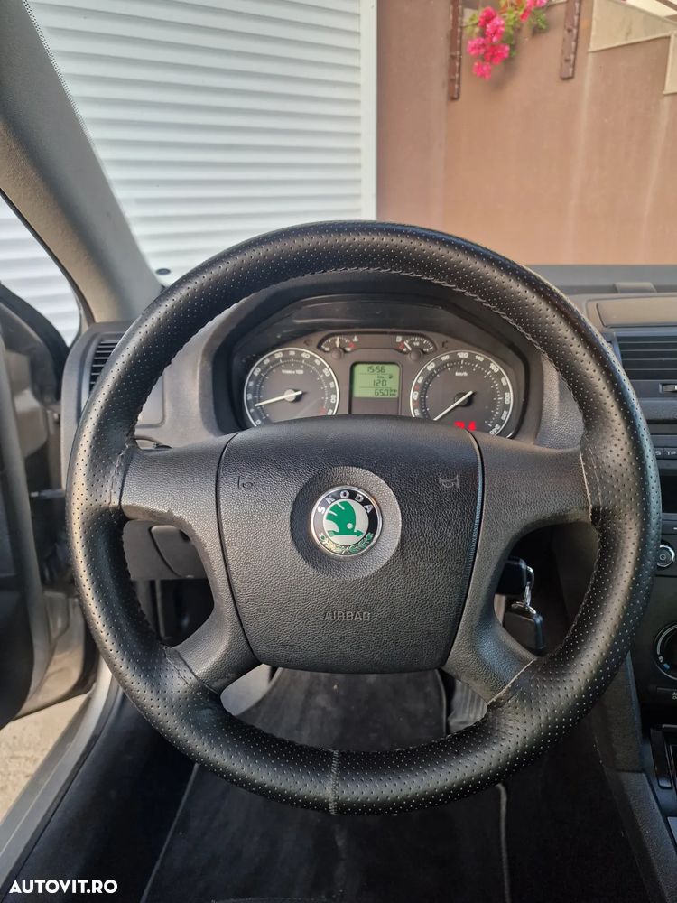 Skoda Octavia 1.6 Team Edition - 30