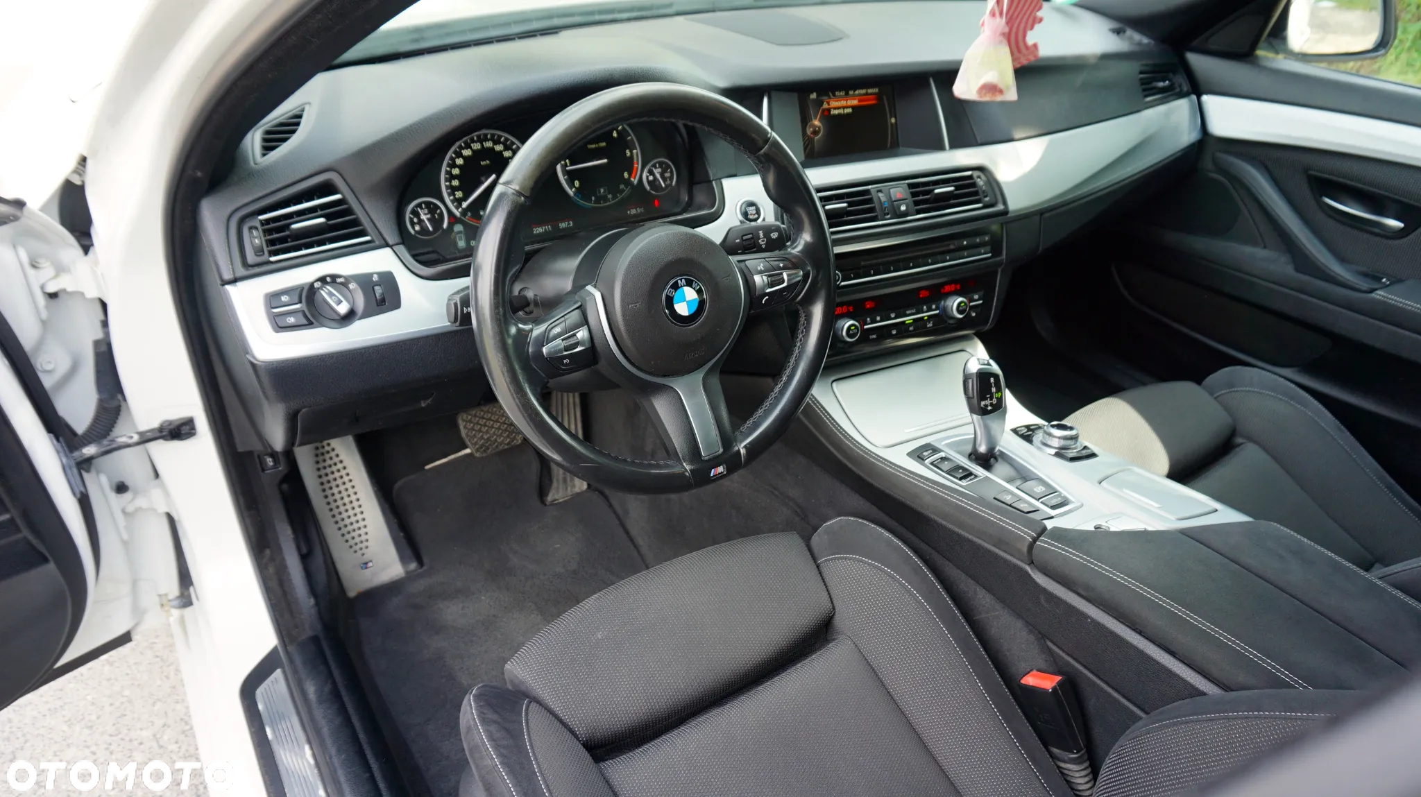 BMW Seria 5 525d xDrive Touring - 19