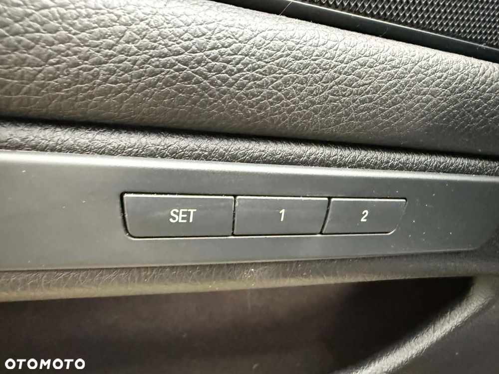 BMW Seria 5 530d Luxury Line - 16