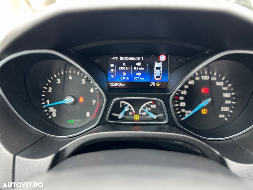 Ford Focus 1.5 EcoBoost Titanium - 11