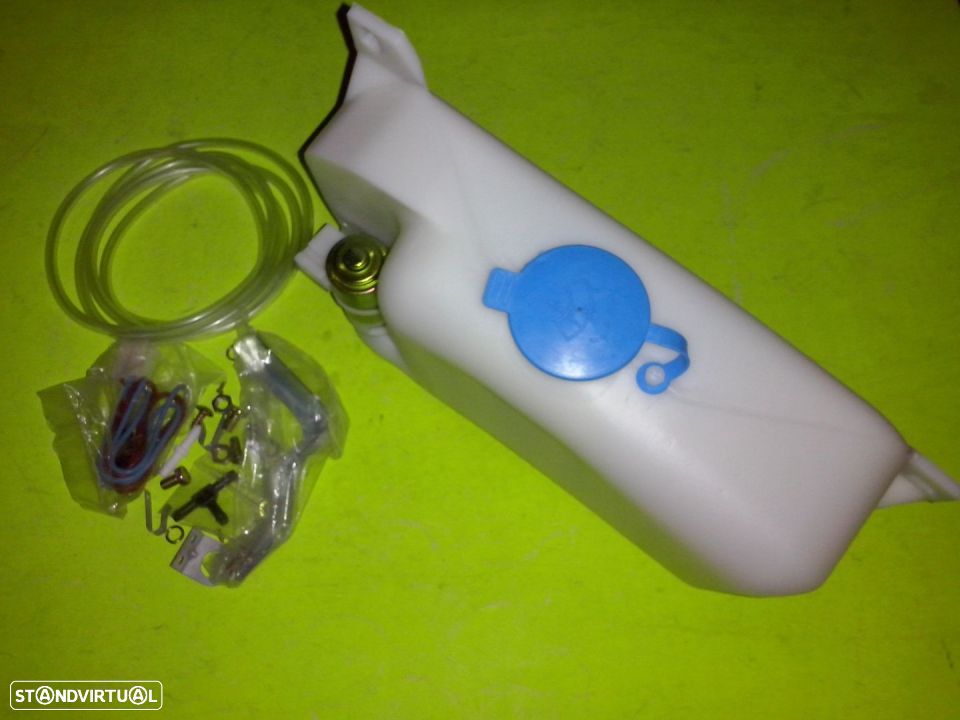 Depósito água limpa vidros Nissan D21 NOVO - 2