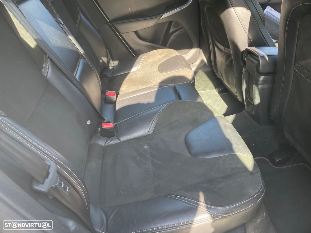 Volvo V40 2.0 D2 R-Design - 14