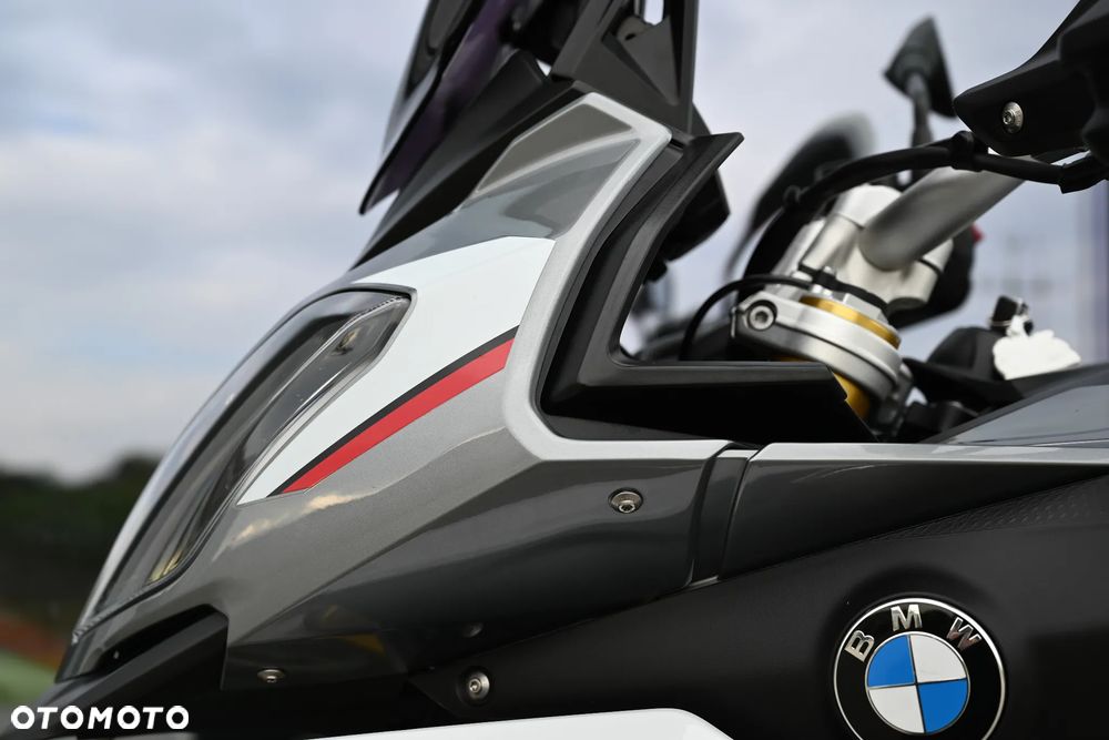 BMW XR - 18