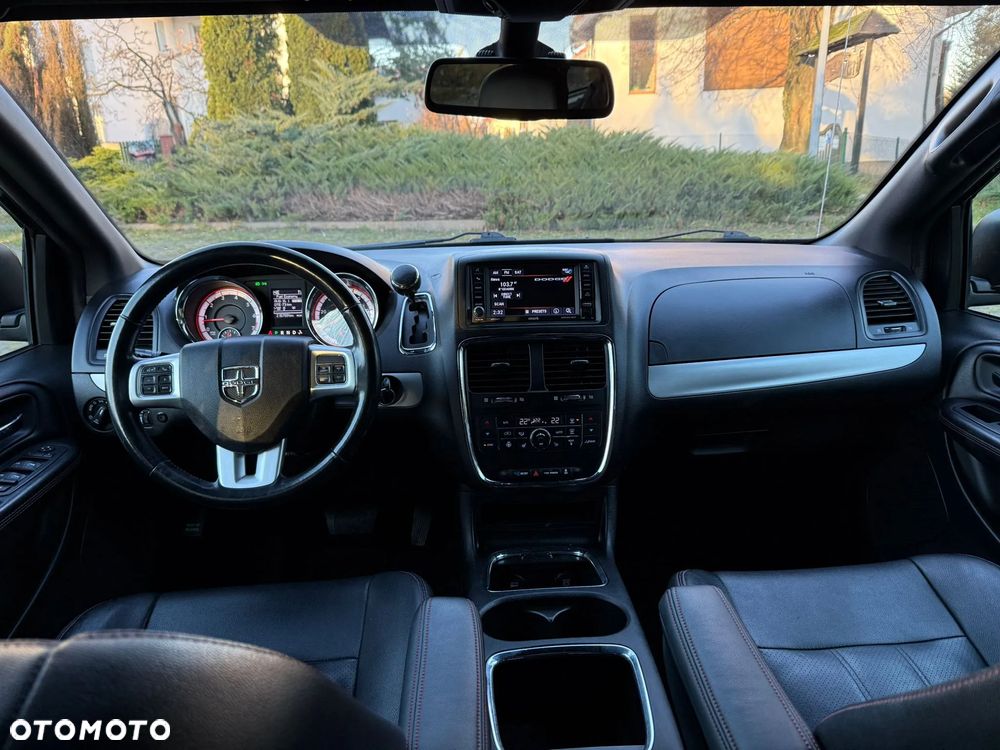 Dodge Grand Caravan 3.6 R/T - 8