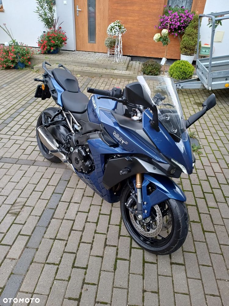 Suzuki GSX 1000 - 15