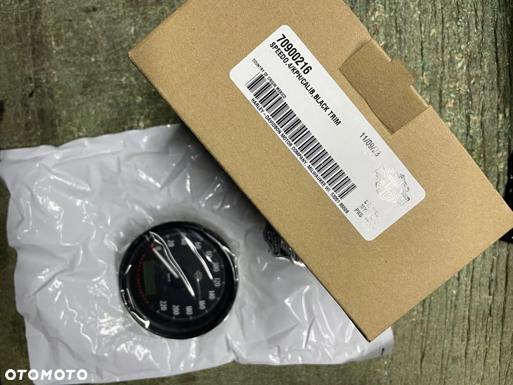 Harley-Davidson Sportster Iron 883 - 13