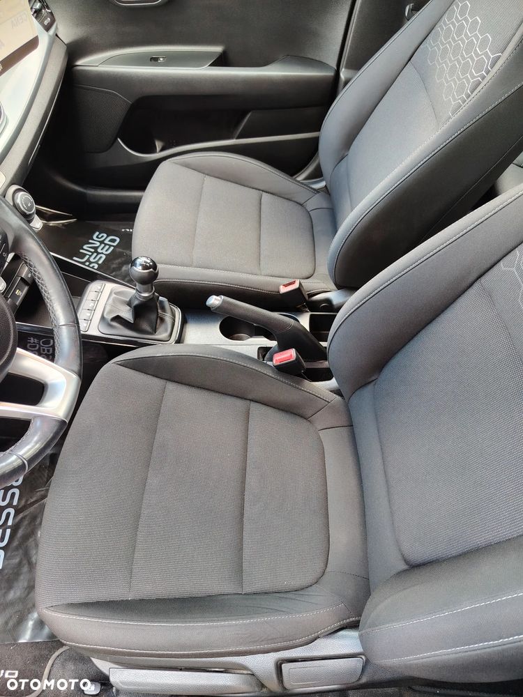 Kia Rio - 7