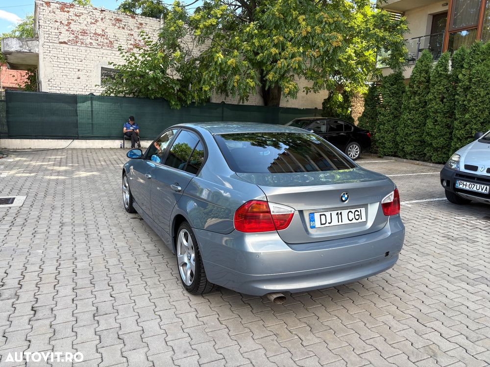 BMW Seria 3 320i - 8