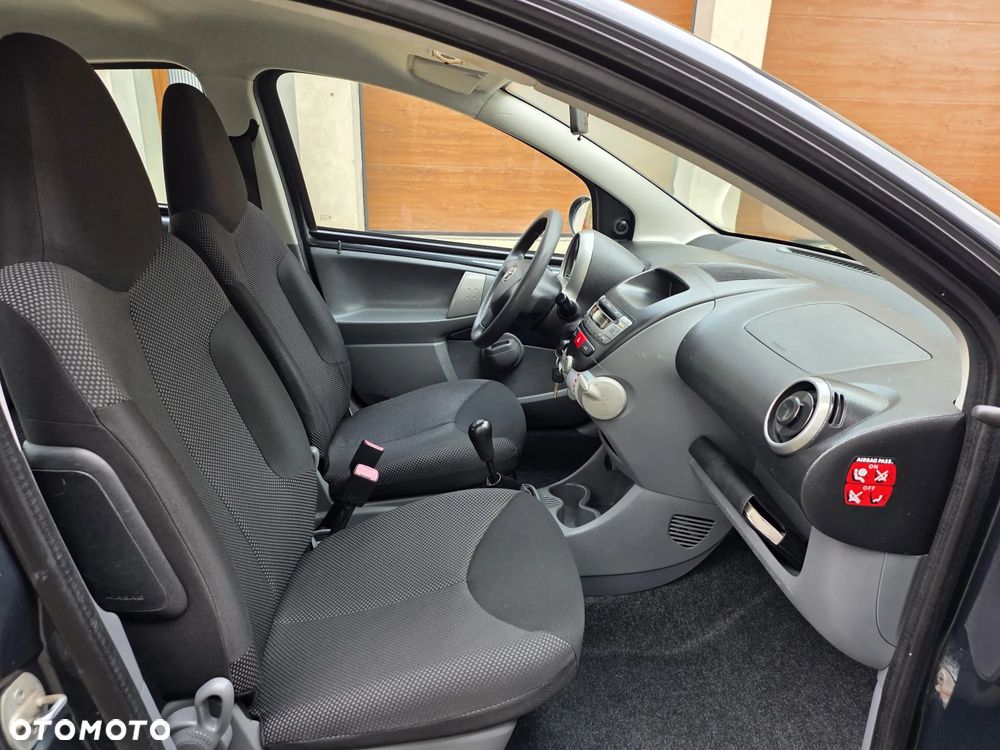 Toyota Aygo Black - 14