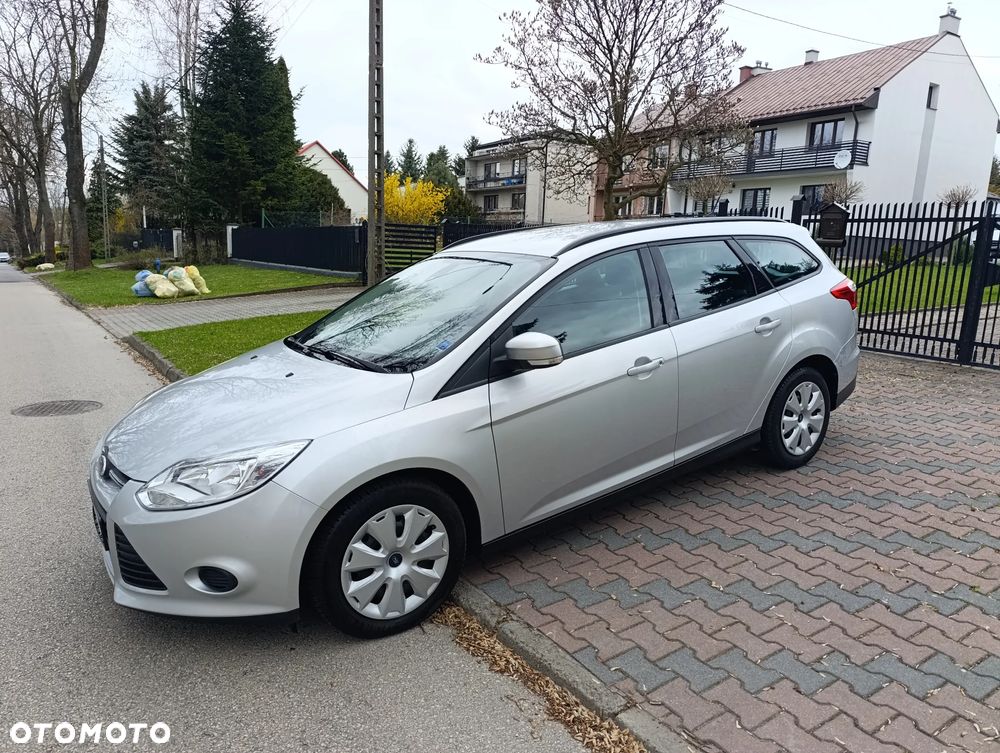 Ford Focus 1.6 TDCi DPF Titanium - 11