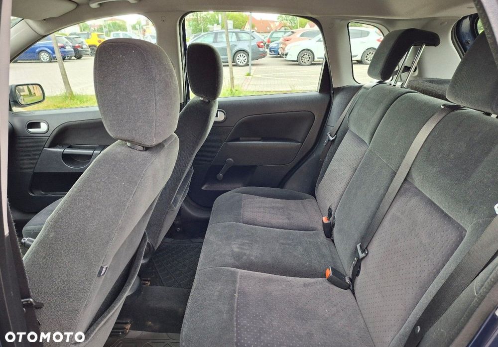 Ford Fiesta - 17
