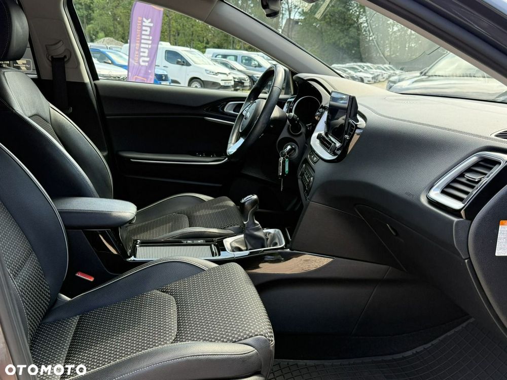 Kia Ceed - 19