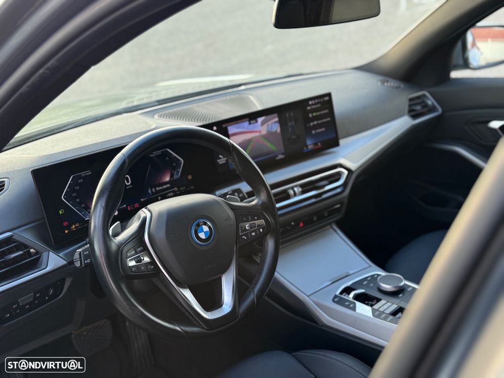 BMW 320 e Touring Auto - 4