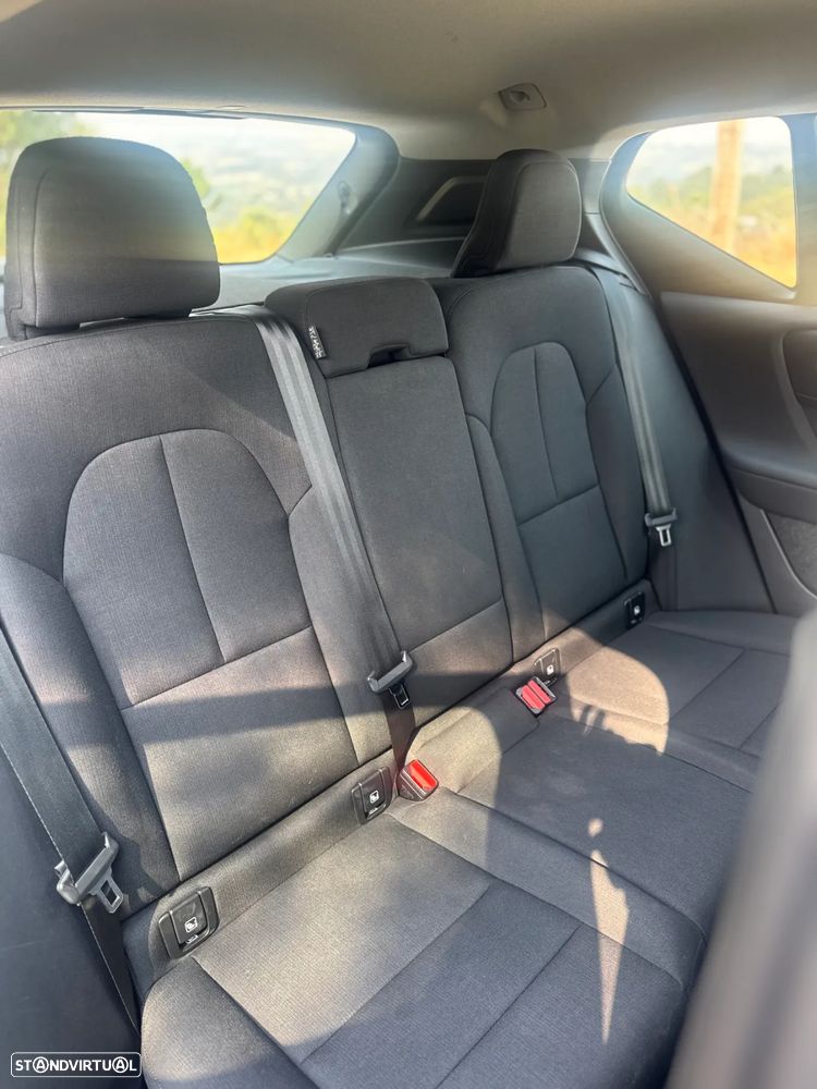 Volvo XC 40 1.5 T2 Momentum - 23