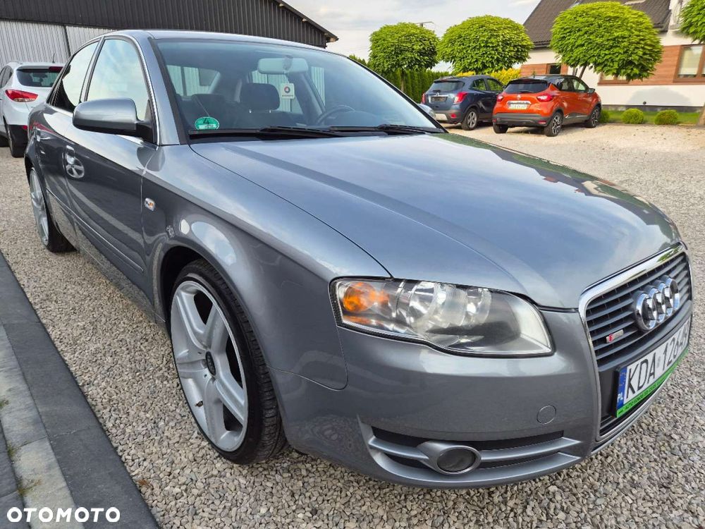 Audi A4 Limousine - 12