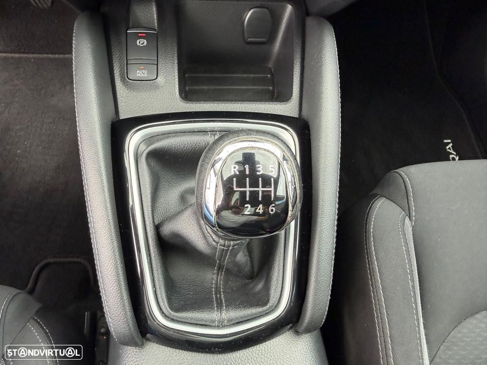 Nissan Qashqai 1.5 dCi N-Connecta J18 - 24