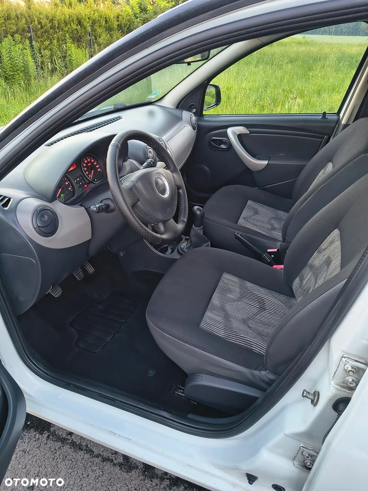 Dacia Sandero 1.2 16V Laureate - 12