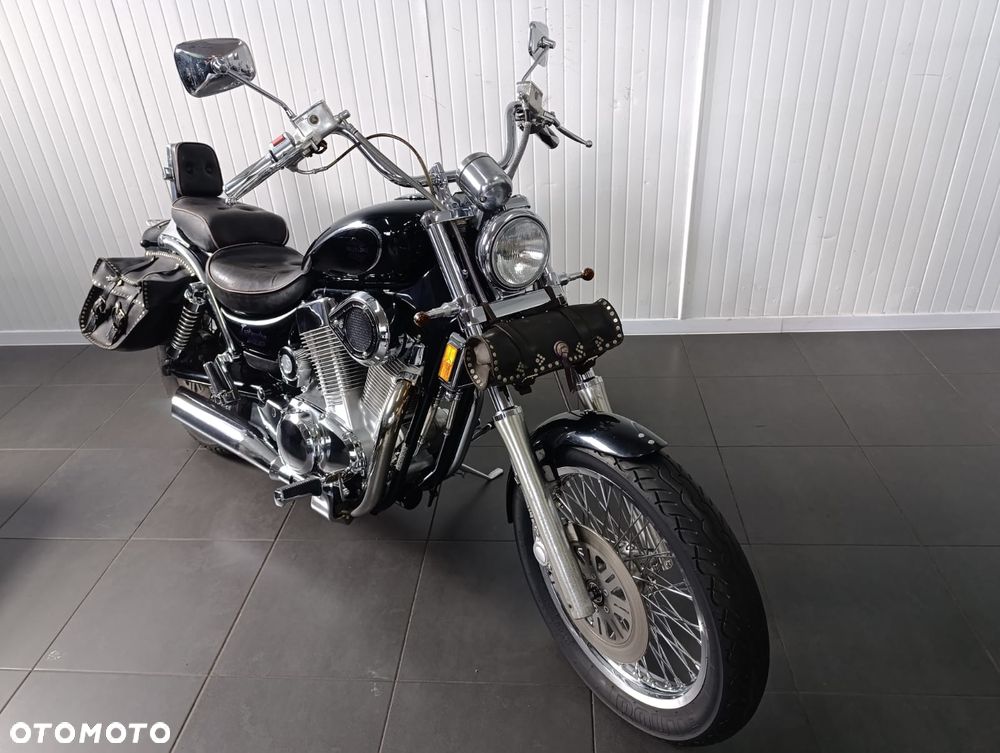 Suzuki Intruder - 13