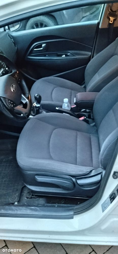 Kia Rio 1.1 crdi M - 8