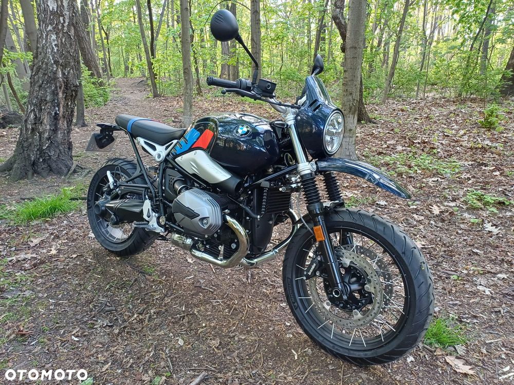 BMW R - 1