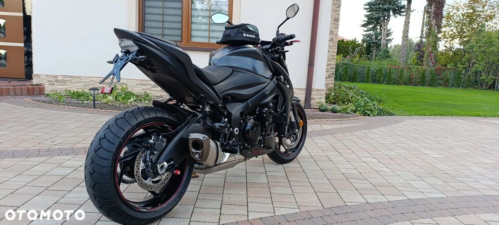 Suzuki GSX 1000 - 7