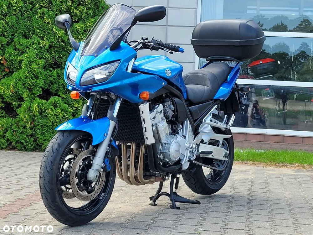 Yamaha FZS - 12
