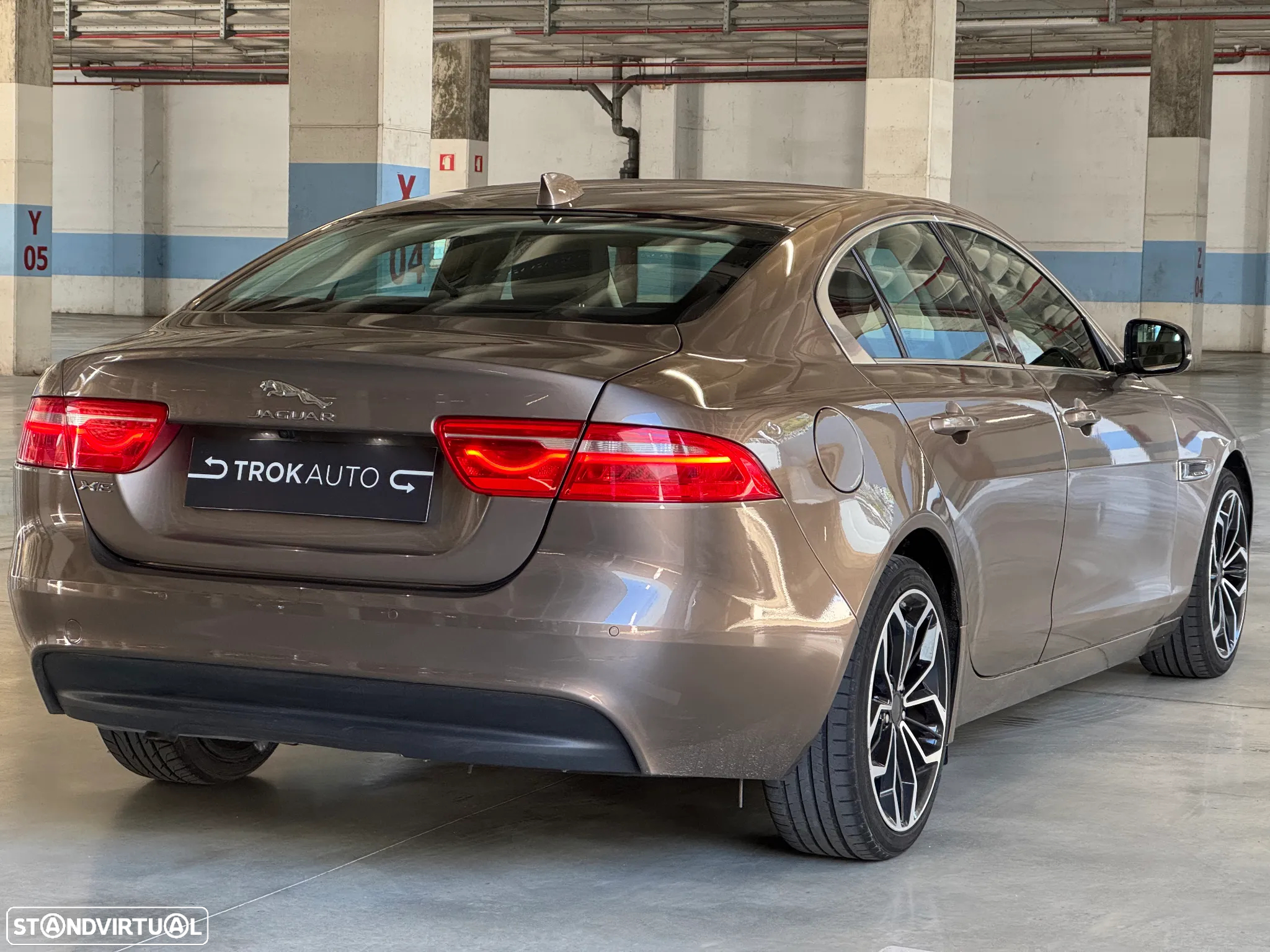 Jaguar XE 2.0 D Prestige AWD Aut. - 8