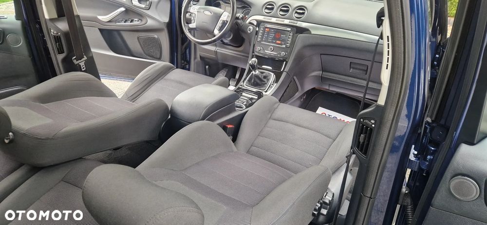Ford S-Max - 31