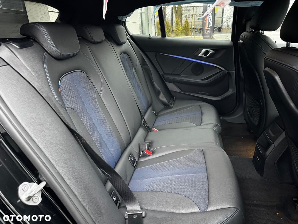 BMW Seria 1 118i Edition M Sport Shadow - 13