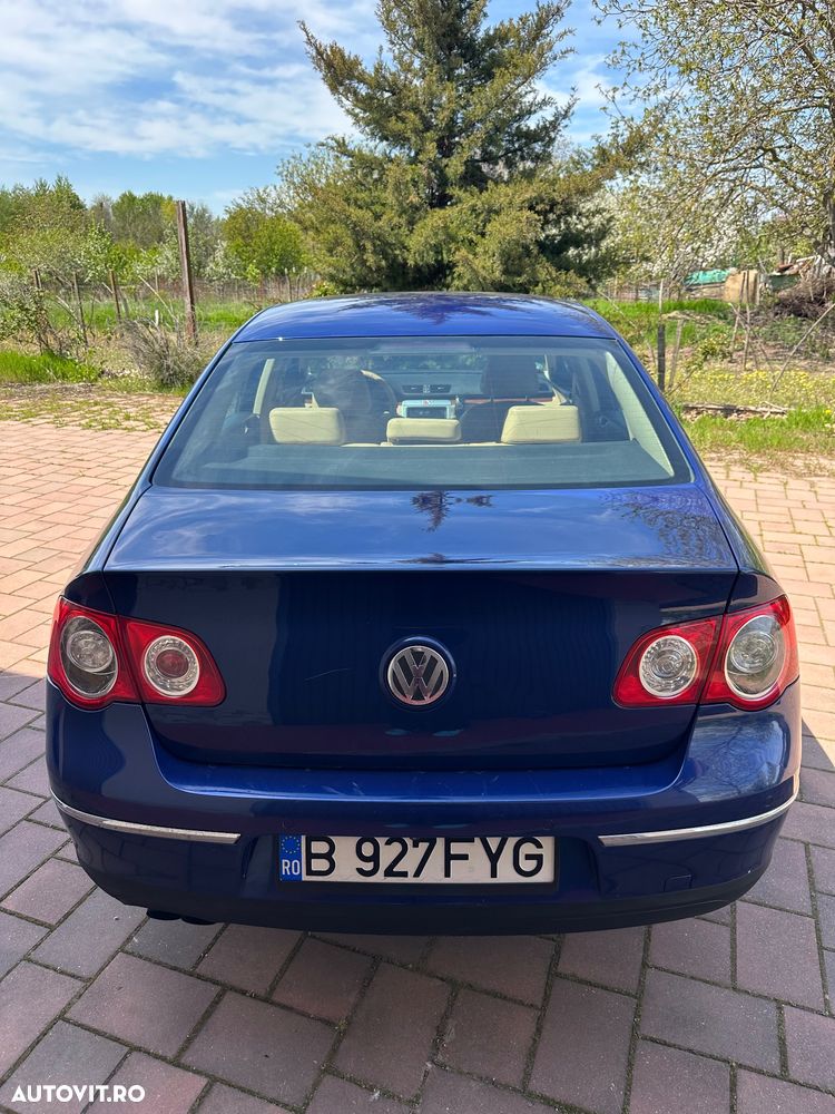 Volkswagen Passat - 4