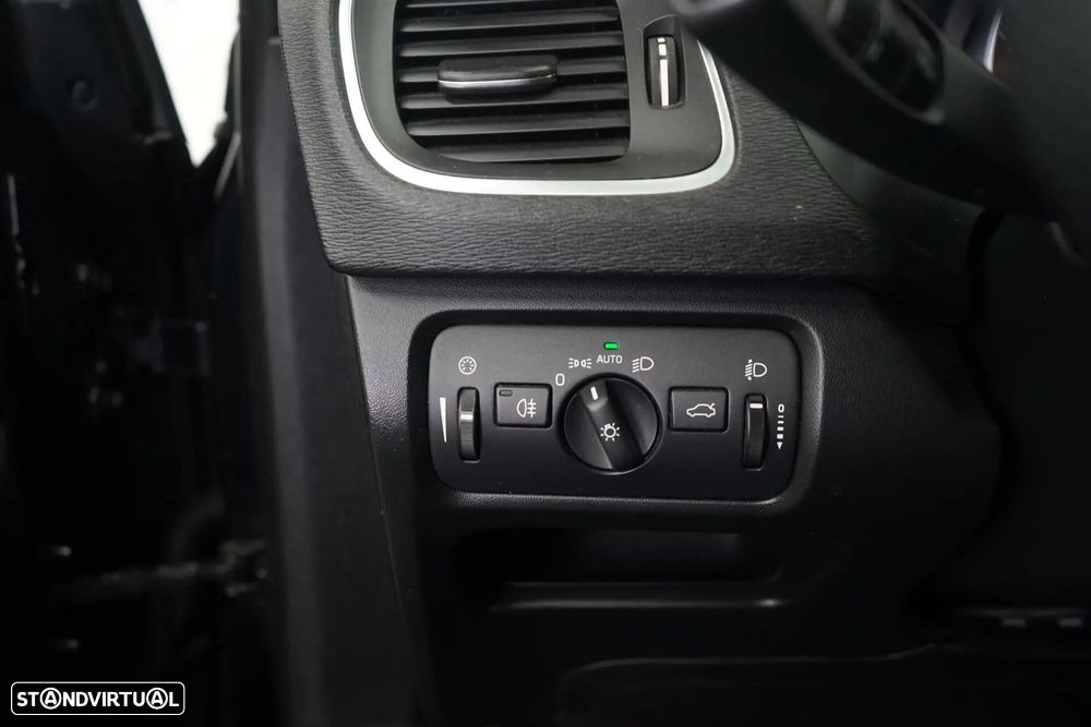 Volvo V40 1.6 D2 R-Design Momentum - 25