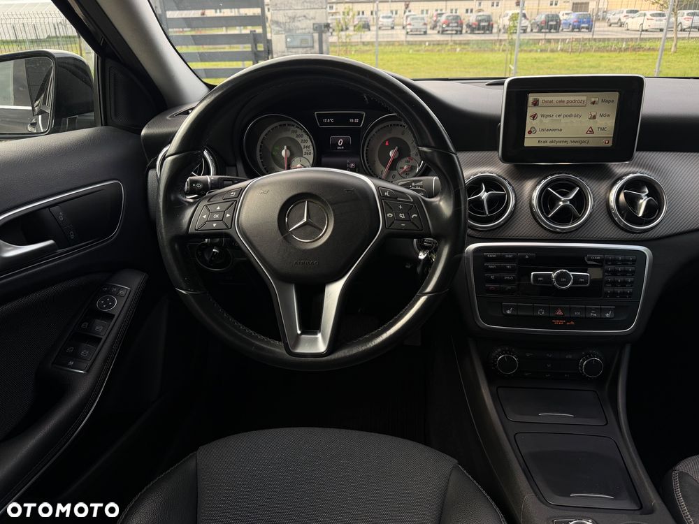 Mercedes-Benz GLA - 9