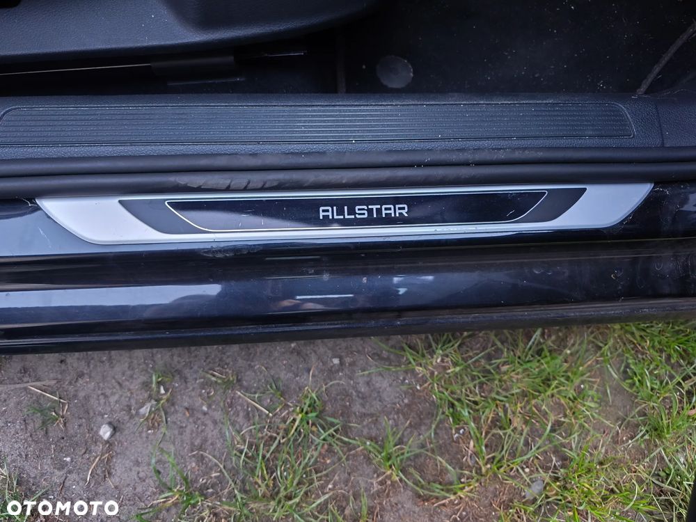 Volkswagen Golf 2.0 TDI BlueMotion Technology Allstar - 4