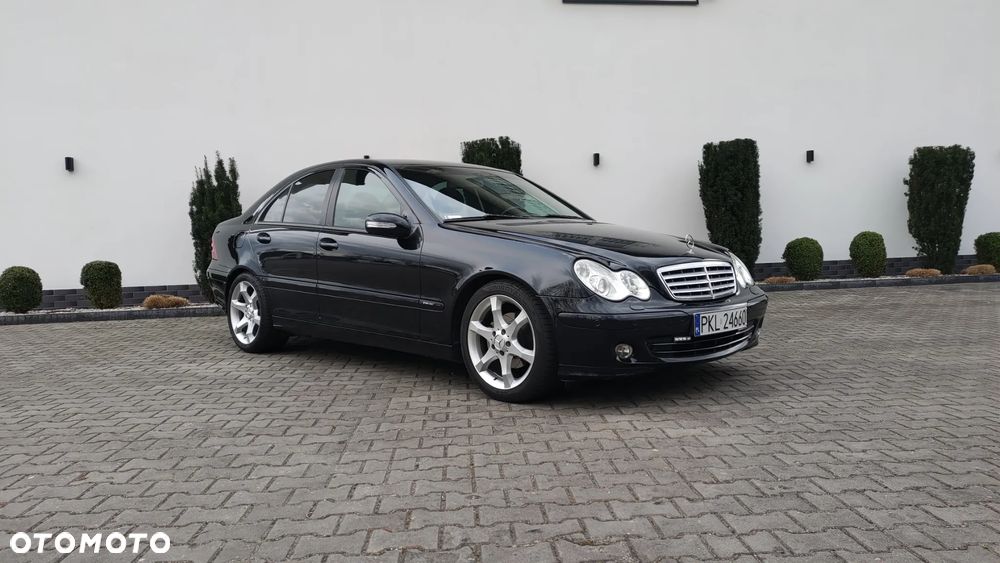 Mercedes-Benz Klasa C 180 Kompressor Avantgarde Sport Edition - 4