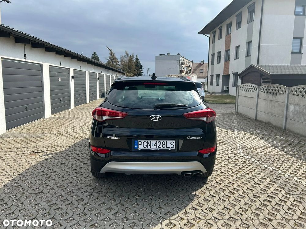 Hyundai Tucson 2.0 CRDI BlueDrive Style 2WD - 8