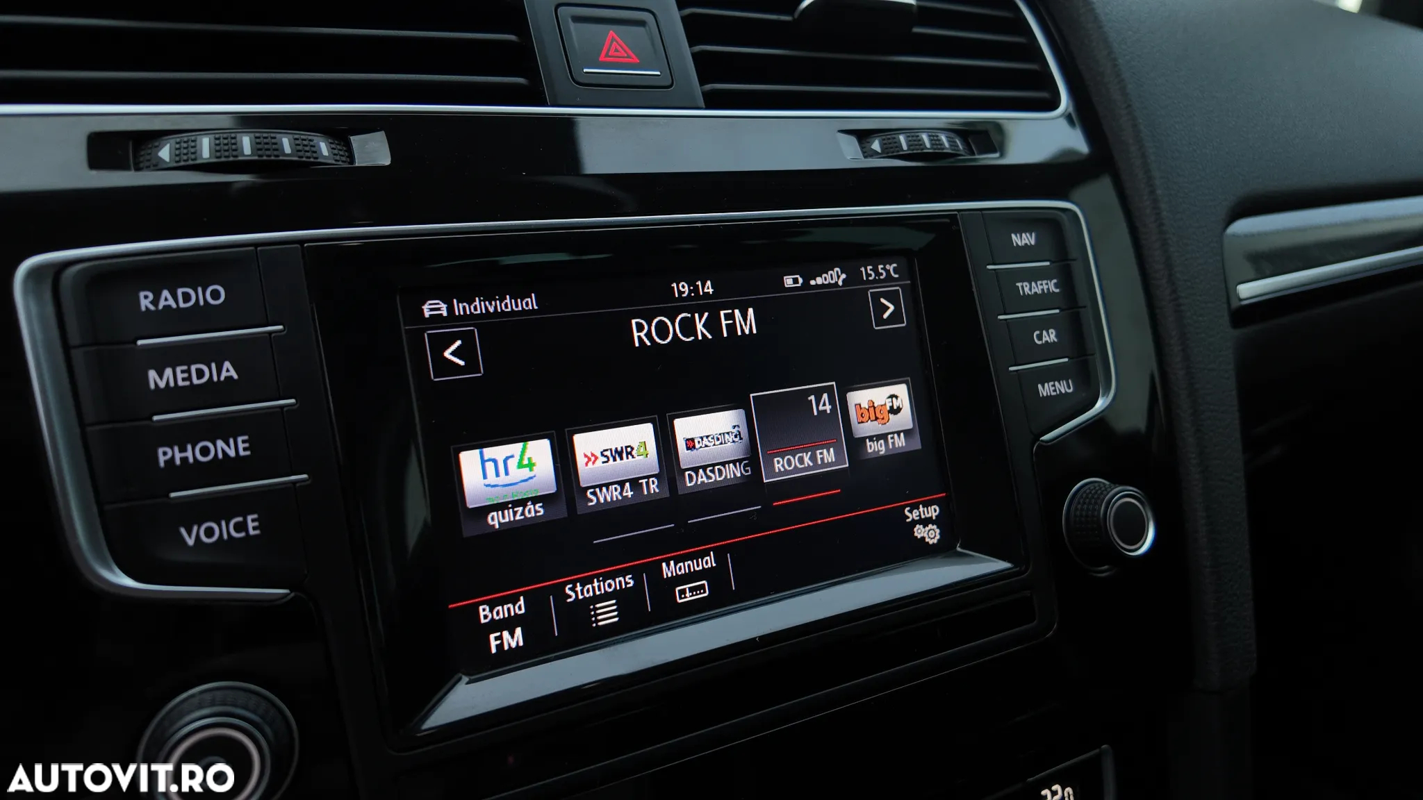 Volkswagen Golf 2.0 BlueTDI DSG Highline - 16