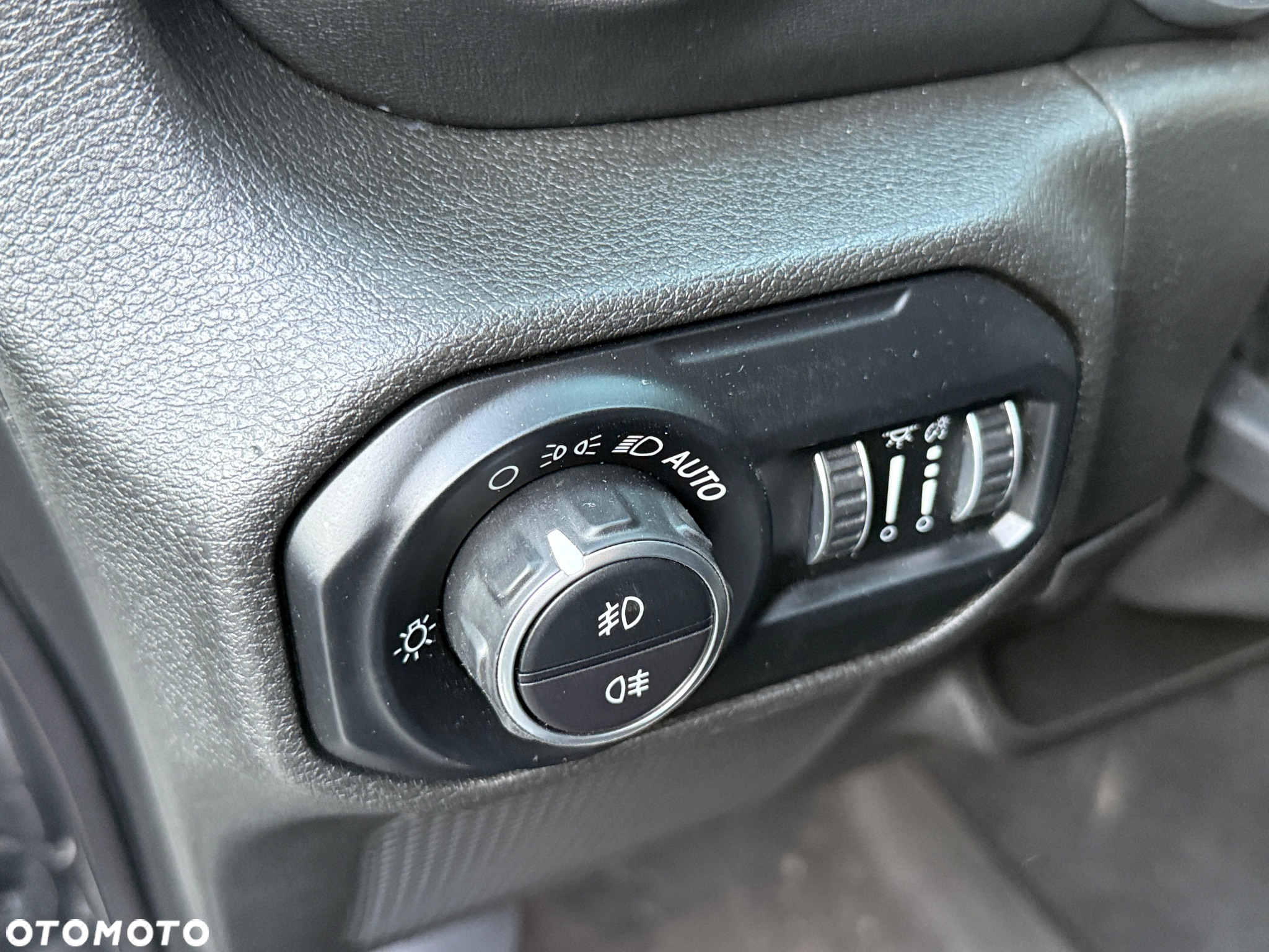 Jeep Wrangler 2.2 CRD Sahara - 25