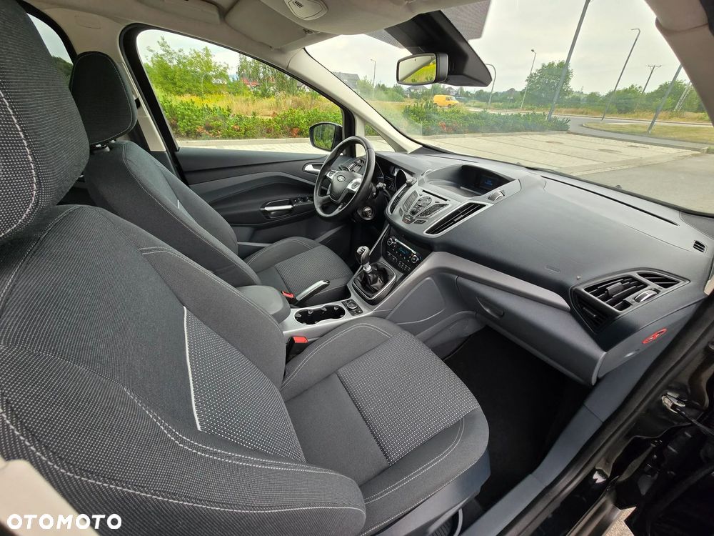 Ford Grand C-MAX - 16