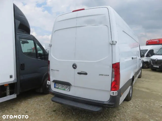 Mercedes-Benz Sprinter - 4